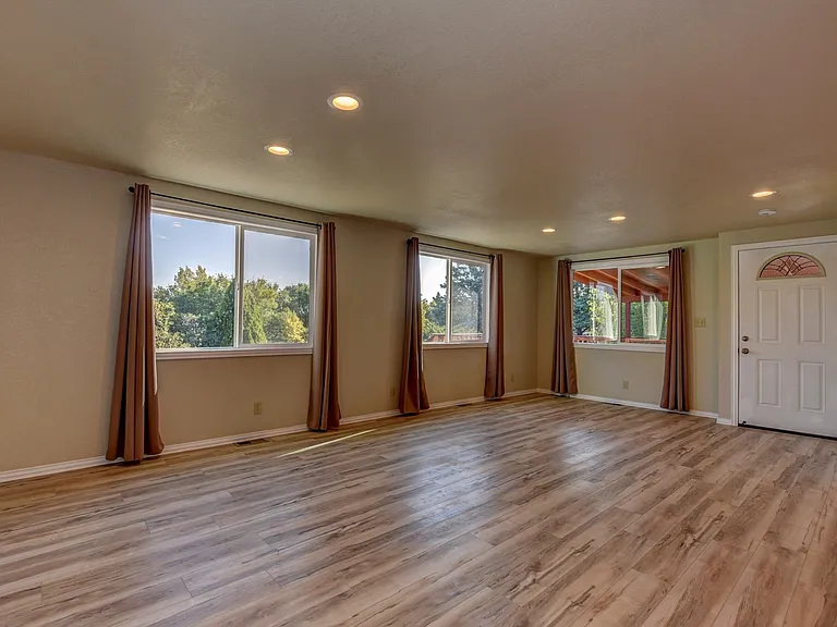 3075 Timber Line Rd — Photo 7