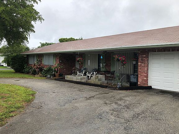 4th image of 920 NE 8th St