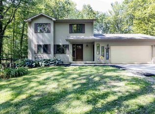 3855 E Kens Ln, Midland, MI 48642