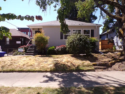 424 SW Pendleton St Photo 1