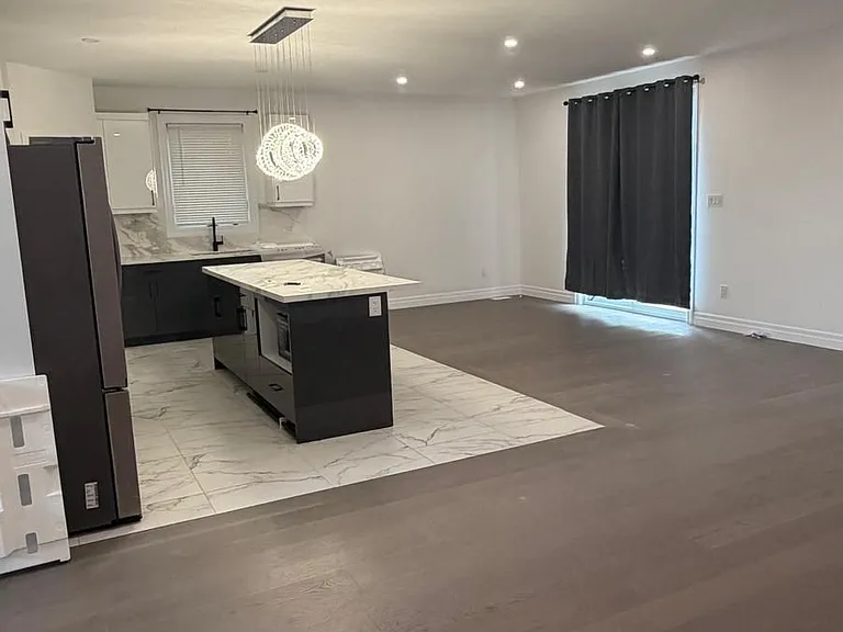 891 Darnley Blvd — Photo 25