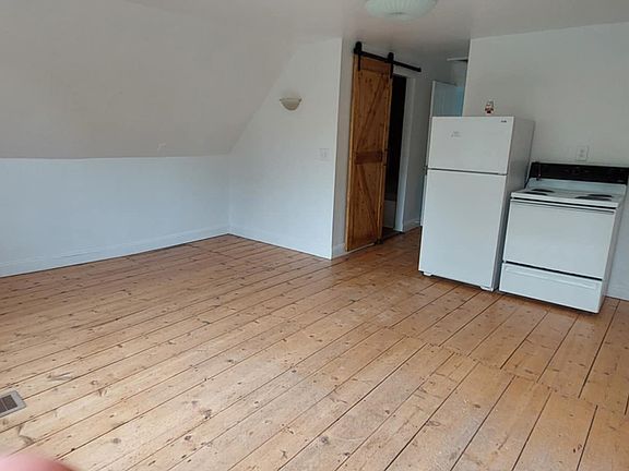 Open Plan layout so you can design your living/dining area to your liking. Full size appliances, a double sink and lots of storage make this place ideal.