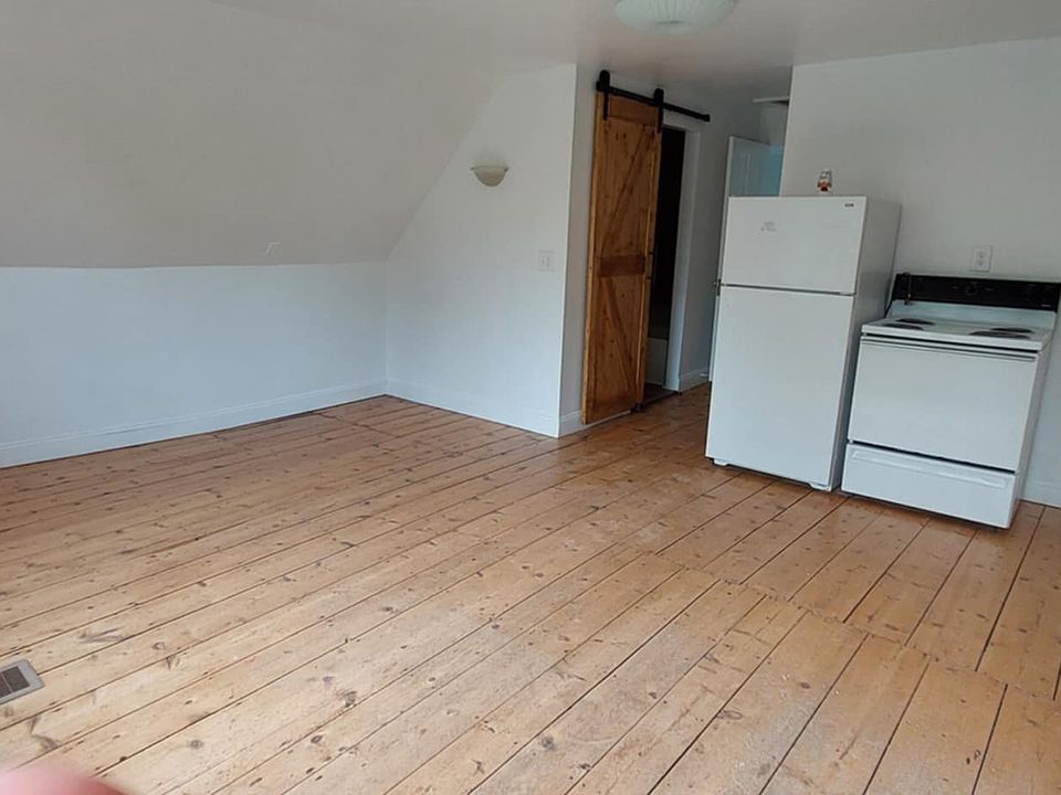 Open Plan layout so you can design your living/dining area to your liking. Full size appliances, a double sink and lots of storage make this place ideal.