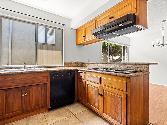 2nd image of 1060 20th St #2
