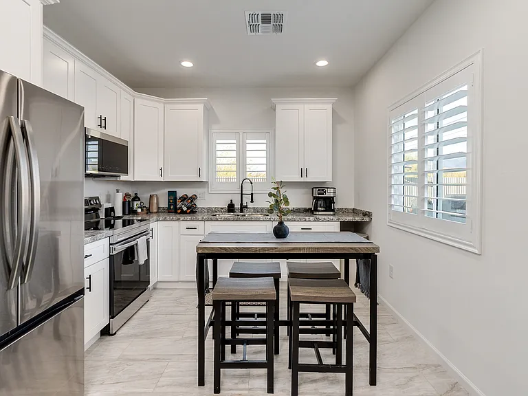3731 N Stone Ave #2 — Photo 6