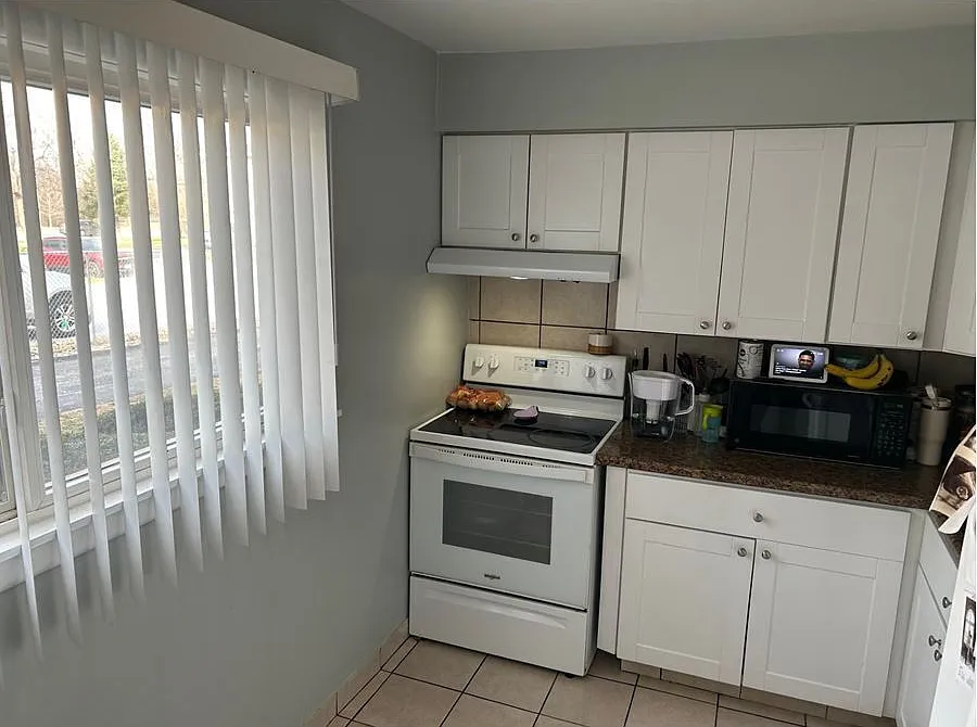 10310 Mayfield Ave #1E