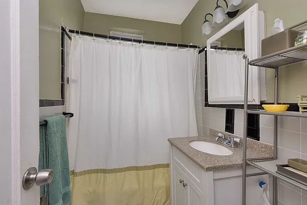 Sold by Lovett Realty, Inc. | media 10