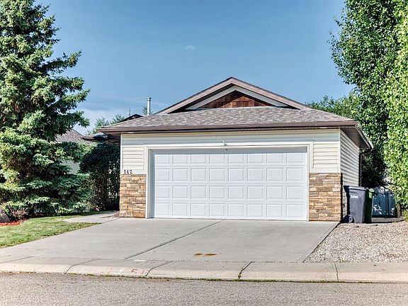 2nd image of 142 E Strathmore Lakes Pl
