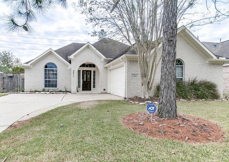1st image of 3211 Fontaine Dr