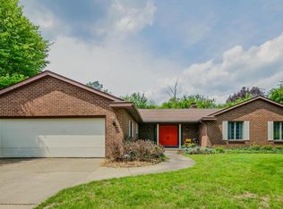 1741 Ridgemoor Dr SE, Grand Rapids, MI 49506