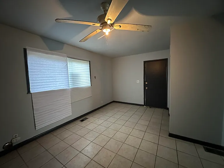 802 Knollcrest Dr — Photo 3