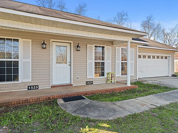 3rd image of 1525 Taylors Mill Rd