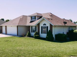 1002 W Ridgecrest St, Ozark, MO 65721