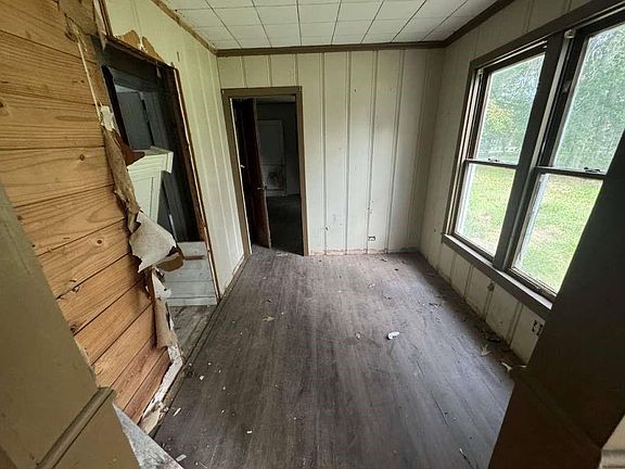 3rd image of 410 Shady Ln