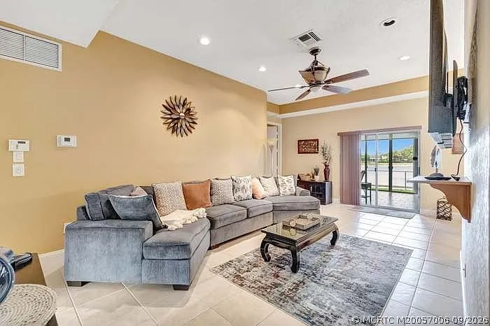 3 bed, 2.0 bath, 1315 sqft, $1,750 — Photo 3