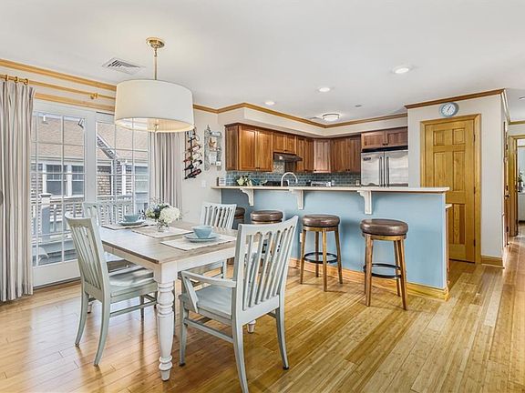 5th image of 20 Narragansett Ave Unit 308