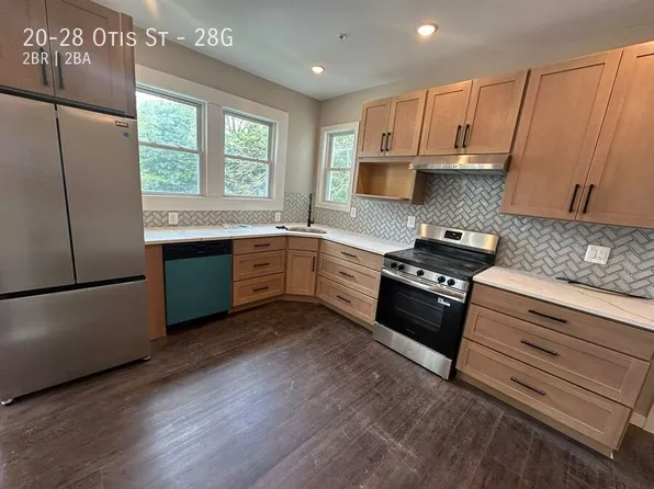 20-28 Otis St, Manchester, CT