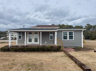 334 Grandview Dr, Sneads Ferry, NC 28460