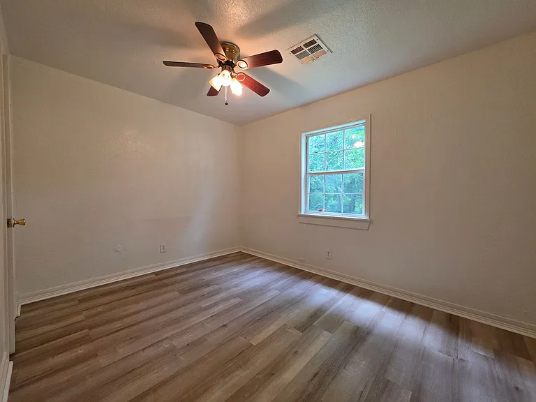 302 E Anna St — Photo 19