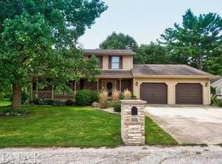 302 Ceilo View St, Colfax, IL 61728