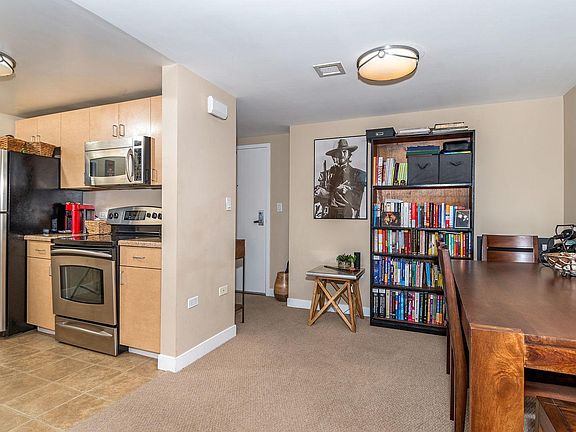 5th image of 425 W Beech St Unit 1458