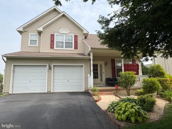 6 Lotus Cir N, Bear, DE 19701