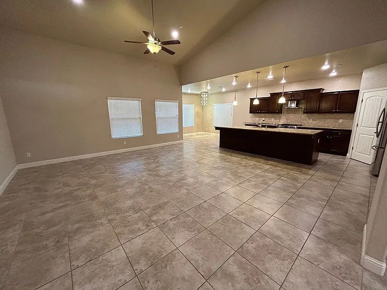 3731 W Vine Ave — Photo 5