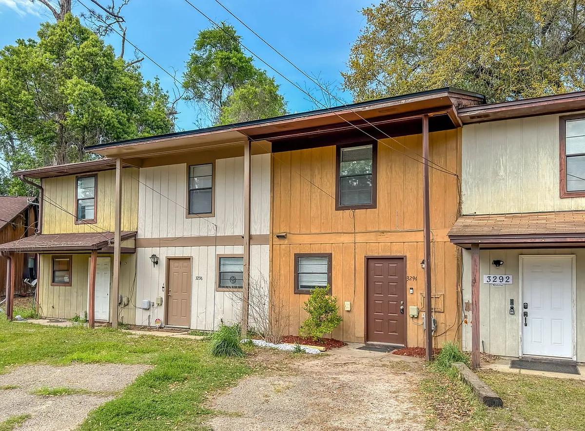 Building Photo - 3294 Nekoma Ln