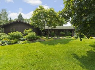 14419 Rocksborough Rd, Minnetonka, MN 55345