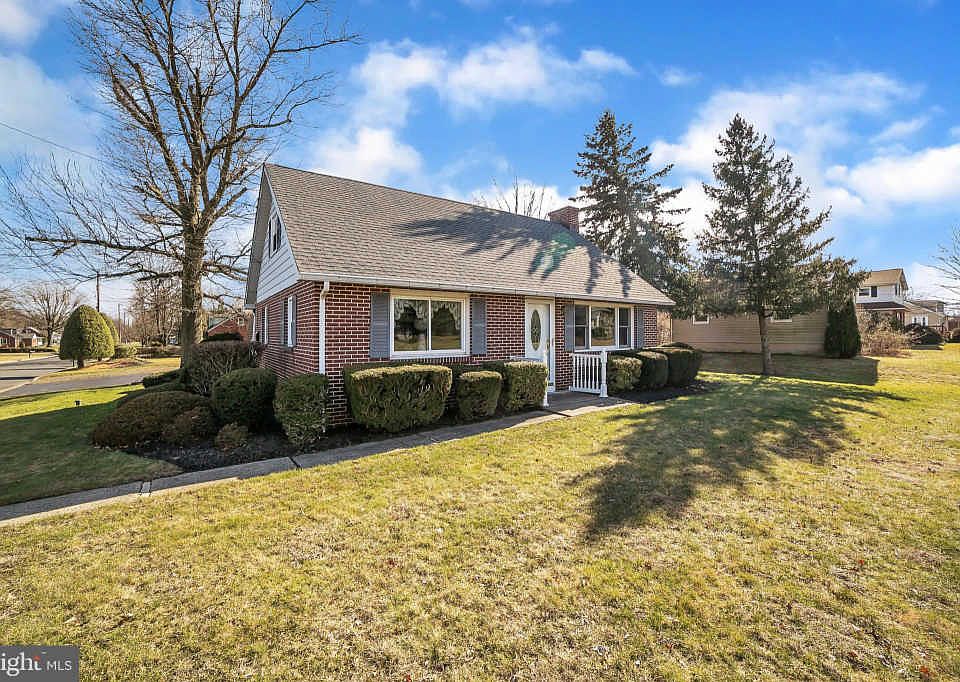 1st image of 2135 Bergey Rd