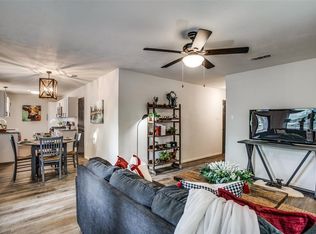 812 Thompson Dr, Saginaw, TX 76179