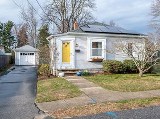 35 Country Club Dr, Warwick, RI 02888