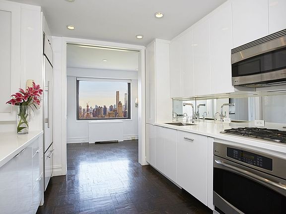 5th image of 20 W 64th St APT 39OP