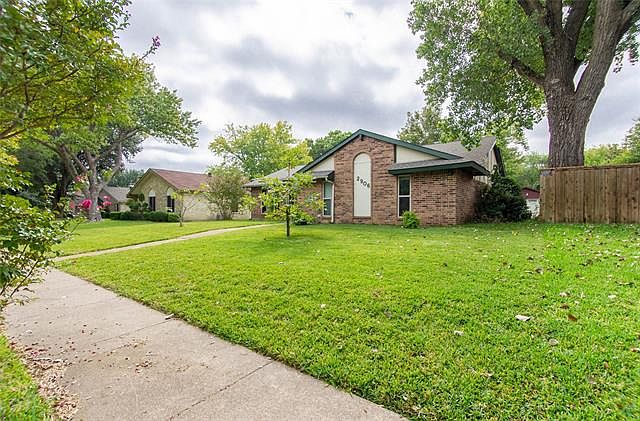 1st image of 2906 Peppertree Pl