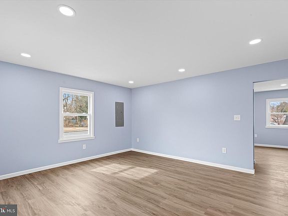 5th image of 908 Spring Ave