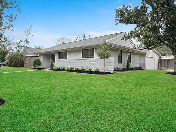 3rd image of 5302 Nina Lee Ln