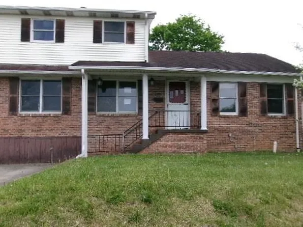 206 Harvey Ave, Oak Hill, WV 25901