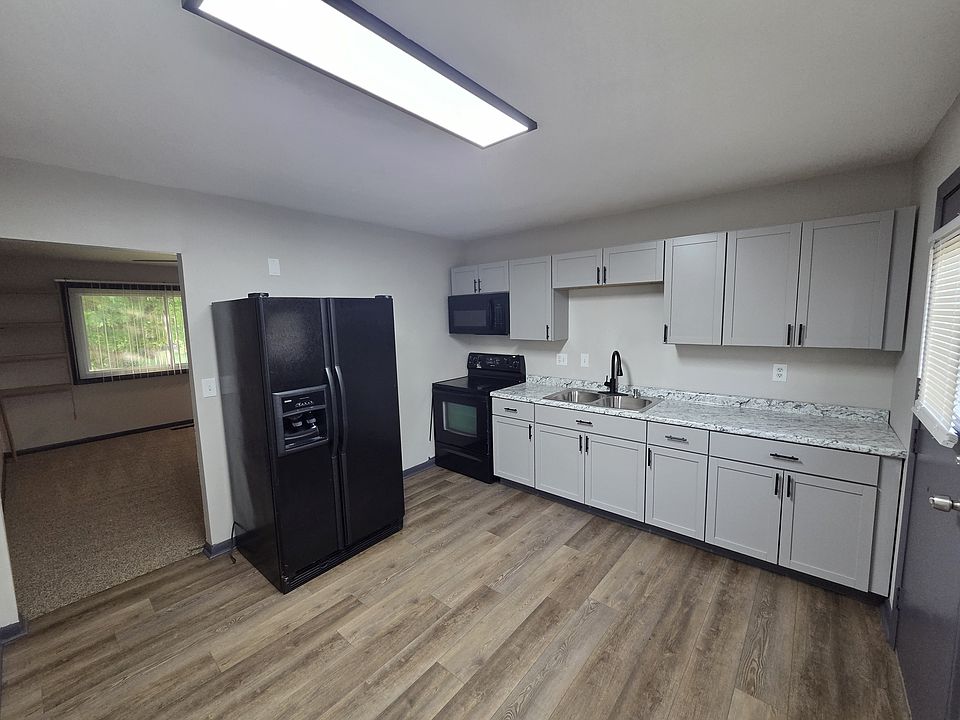1st image of 146 Upper Hillside Dr