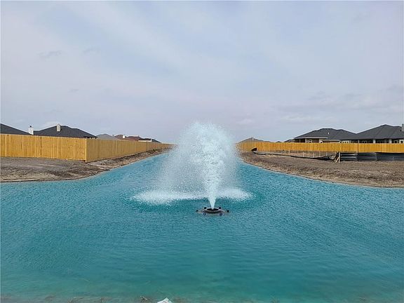 3rd image of 2574 Pacific Way