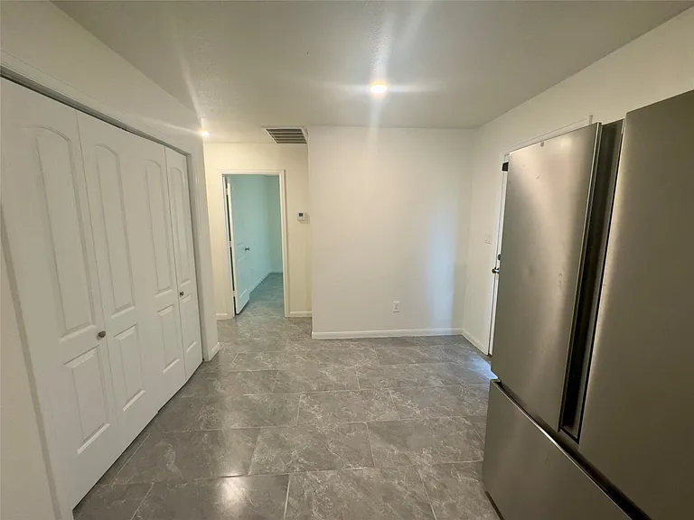 513 W China St #B — Photo 10
