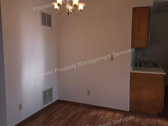 5th image of 300 Wampum Ave #2