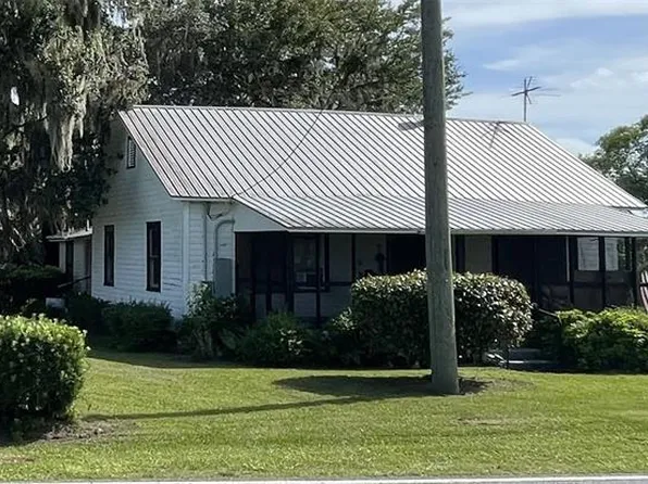 1263 Huntington Rd, Crescent City, FL 32112