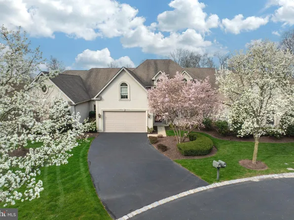 700 Saint Andrews Ct, Telford, PA 18969