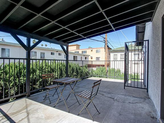 5th image of 5517 Romaine St #2