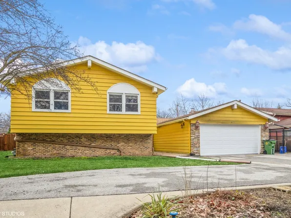 277 Montclare Ln, Wood Dale, IL 60191