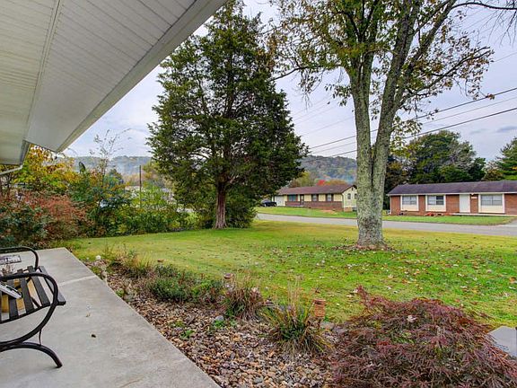 2nd image of 7132 Meadowbrook Cir