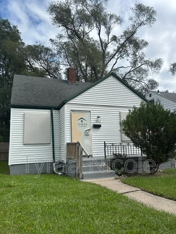 3 bed, 1.0 bath, 970 sqft, $1,150 — Photo 1