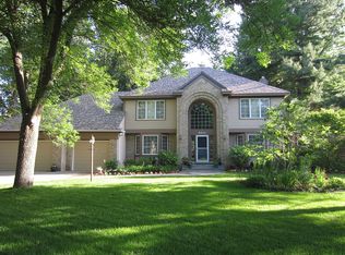8832 Inverness Rd, Woodbury, MN 55125