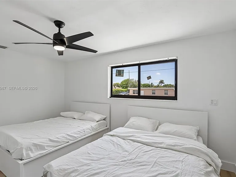 6595 SW 31st St — Photo 20