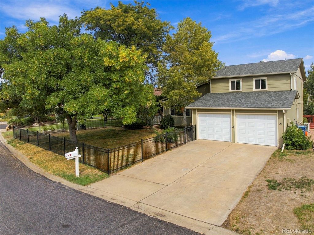 401 Orilla Del Lago